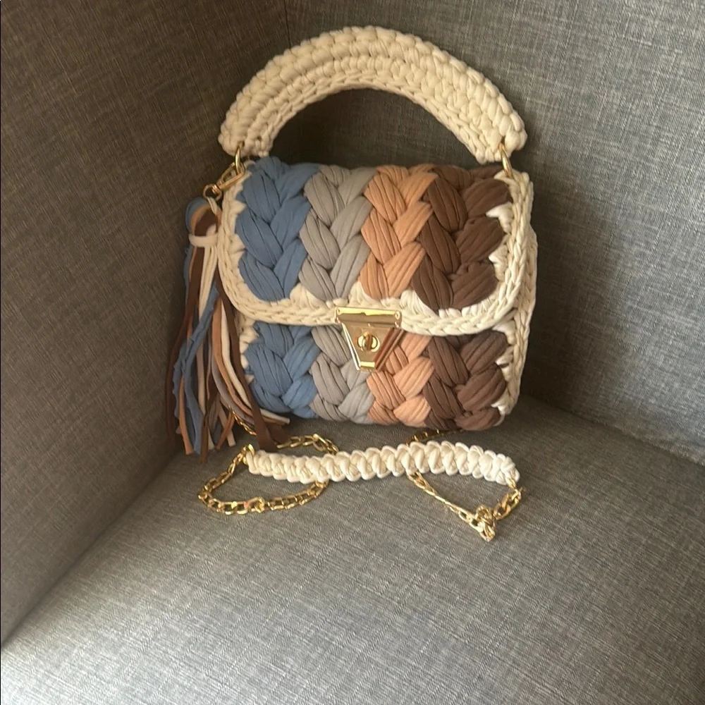 CHQUEL Multicolor Woven Handbag - Picture 7 of 7